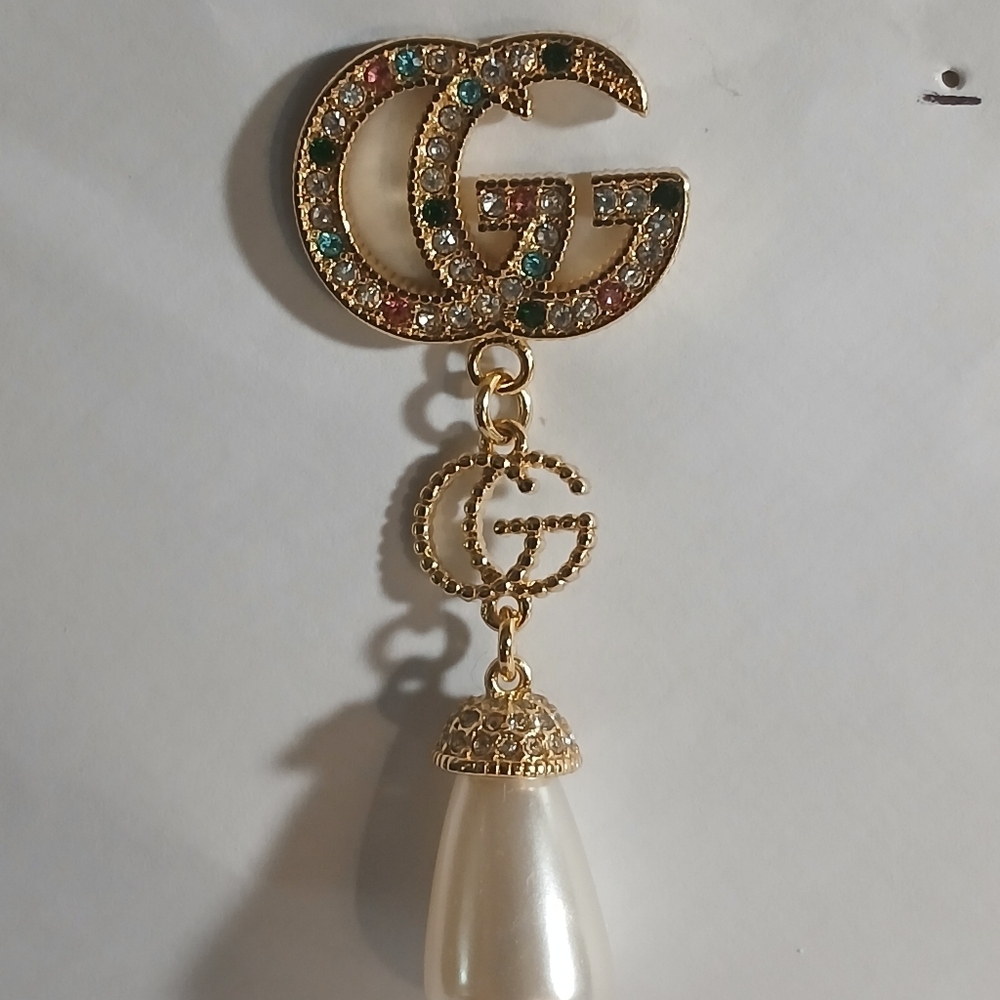 Authentic Gucci GG Pearl Drop Earrings - Picture 4 of 11